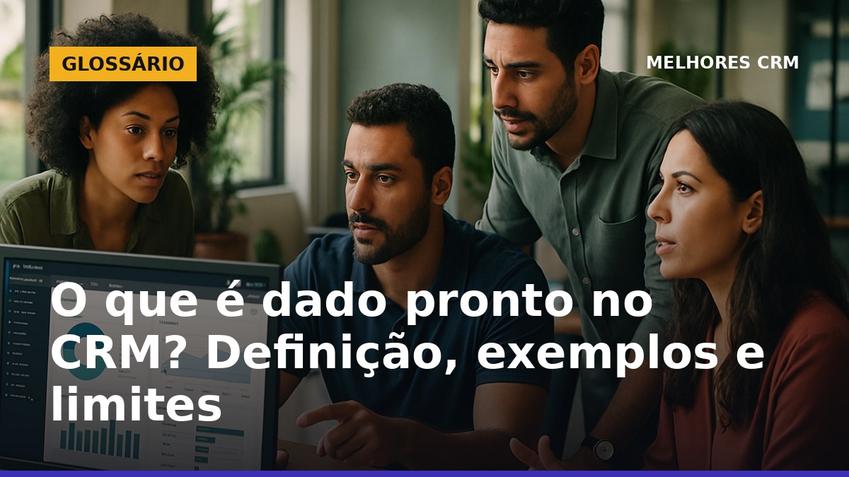 Equipe comercial analisa dados prontos em dashboard de CRM no escritório brasileiro