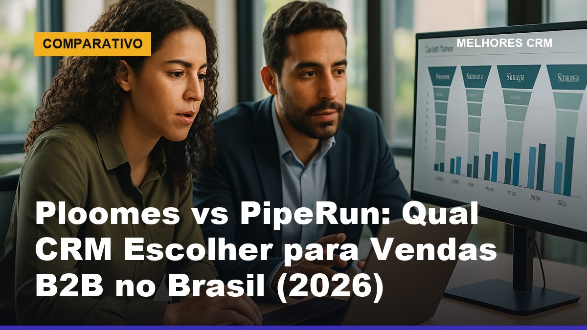Equipe de vendas B2B comparando os CRMs Ploomes e PipeRun em reunião de escolha de ferramenta